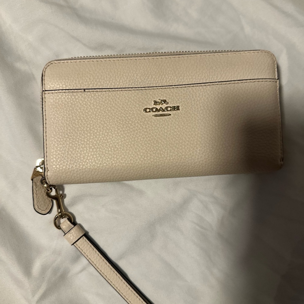 Authentic leather coach wallet. New without tags.